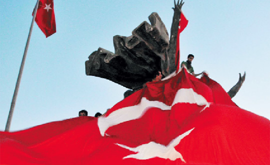 Taksim’in adı, Tahrir’in tadı:  ‘Türkiye’de devrim halüsinasyonu