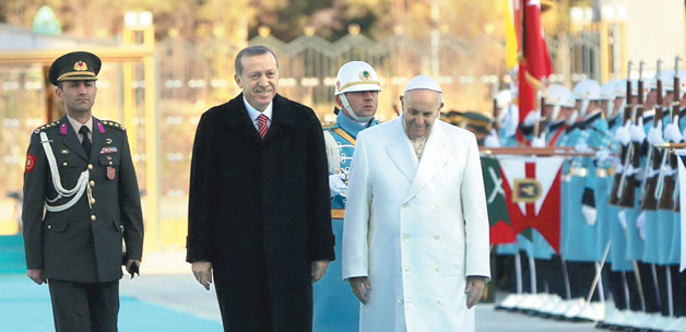 Papa’dan Erdoğan’ı eleştirmesini beklemek