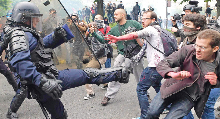 Sosyalist Fransa'nın emekçilerle başı dertte
