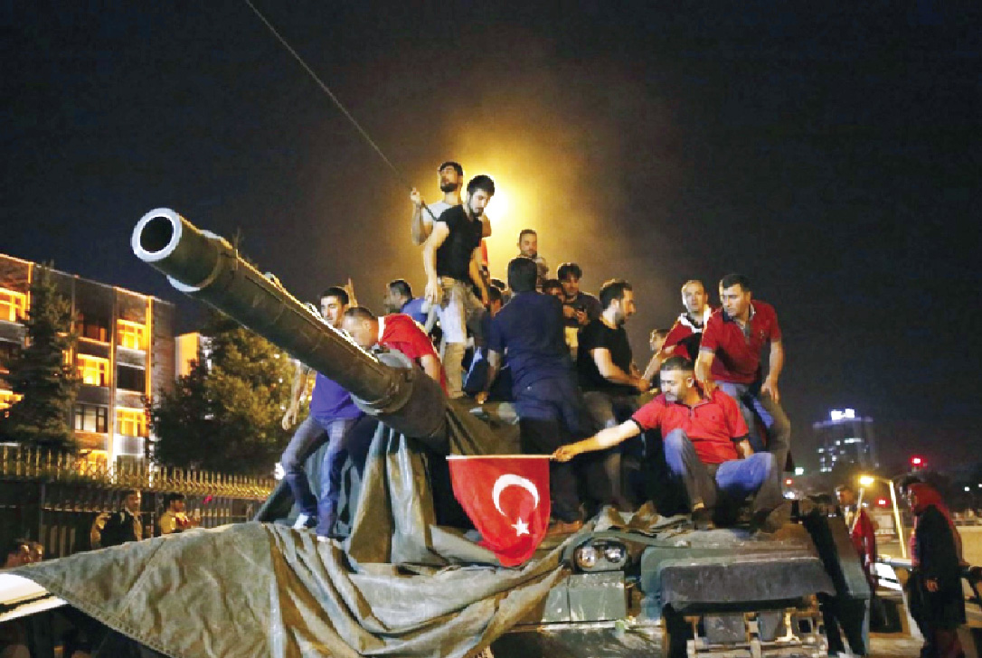 Darbeci albaydan ABD’li başsavcıya 'Türk ordusu emrinizdedir: Öl deyin ölelim'