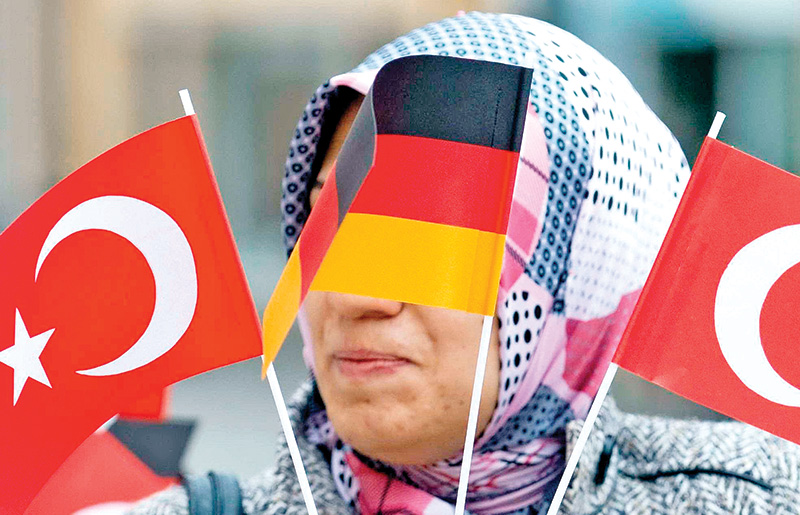 Halkoylaması sonuçları ve Türk diasporasını bekleyen zor günler