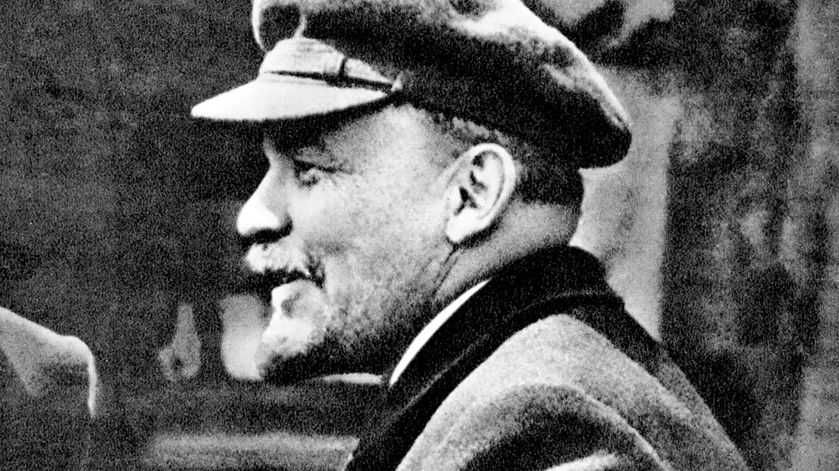 Lenin İslâm'ı resmî din olarak ilân edecekti!