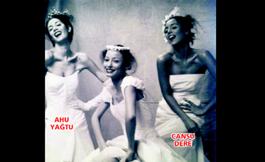 Cansu Dere ile Ahu Yatu ayn karede
