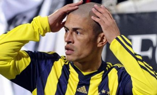 Fenerbahe'de Alex depremi