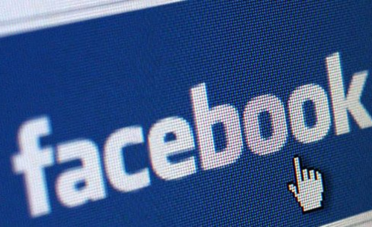 Facebook'taki eski sevgili psikolojiye zararl