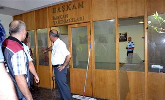 MHP'li Belediye Bakan'na saldr