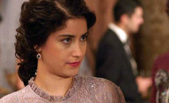 Hazal Kaya'dan arpc aklamalar