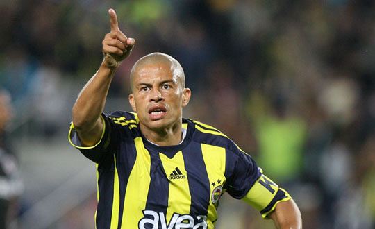 Fenerbaheliler Alex'i uurlayacak