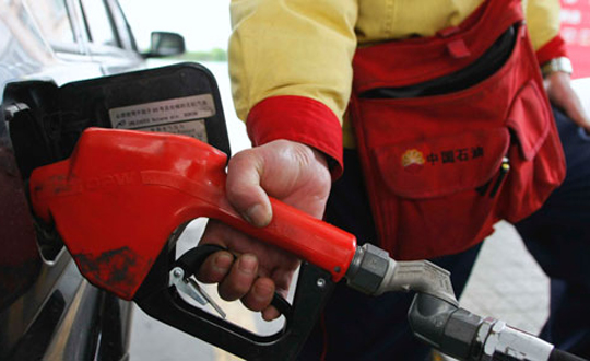 Benzine yine zam geliyor