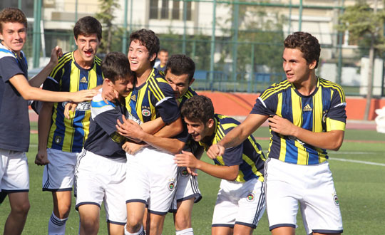 Fenerbahe'den Galatasaray'a ta!