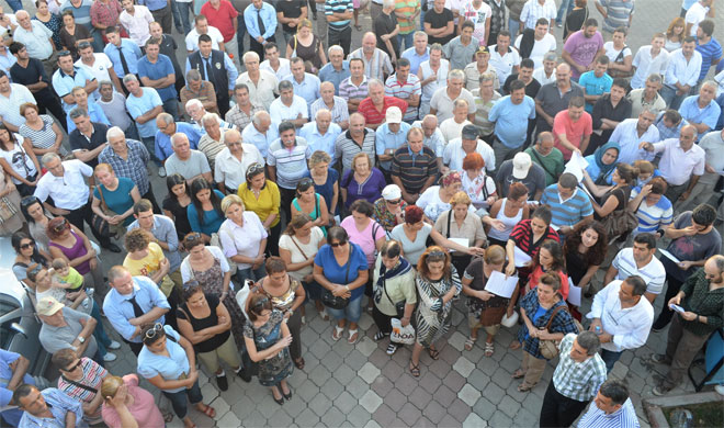 le hayali suya den Altnoluk'lular durumu protesto etti