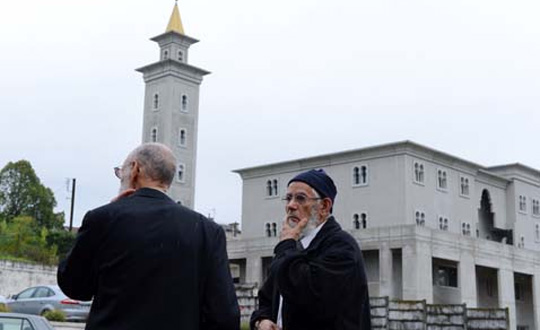 Fransa'da cami saldrsna tepki