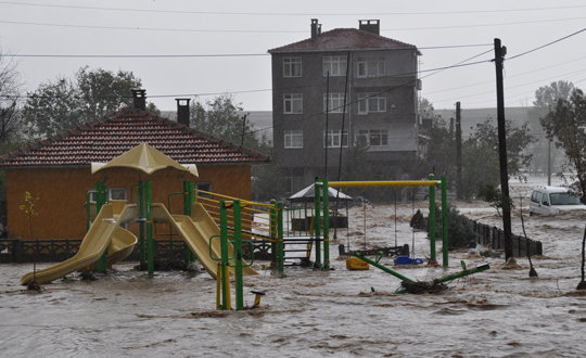 Tekirda Saray ilesinde okullar tatil edildi