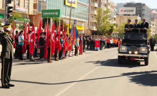 Mardinde Cumhuriyet cokusu