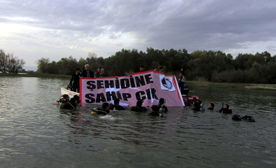 Cumhuriyet Bayram ve ehit pilot iin daldlar 