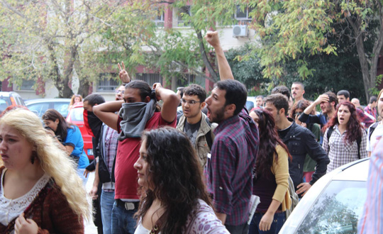 Ege niversitesi'nde YK protestosu