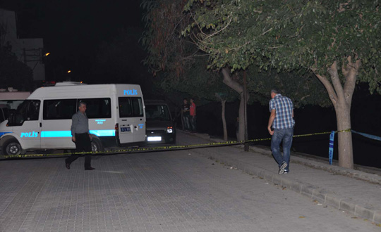 Adana'da polis otosuna bombal saldr 