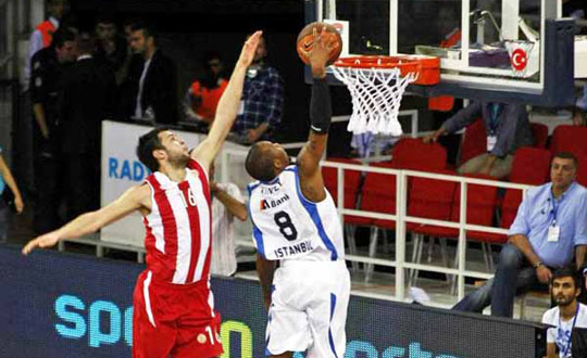 Anadolu Efes ile Olympiakos 20. randevuda