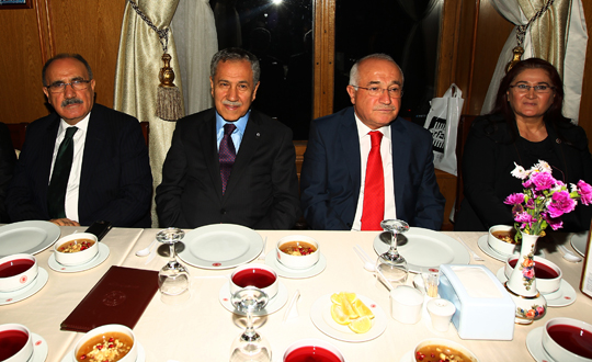 CHP'li Akkiray, Meclis'te Muharrem Ay iftar verdi 