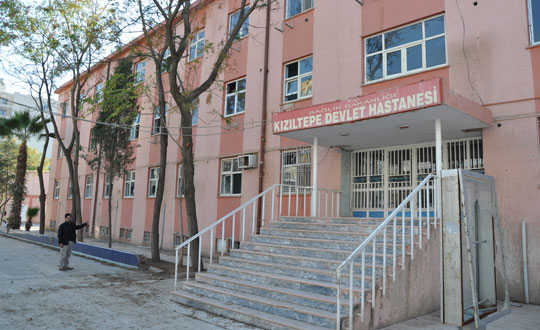 Devlet hastanesi kaderine terk edildi