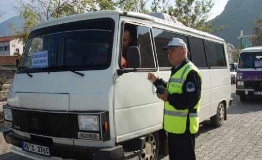 Fethiye'deki okul servislerine ceza yad 