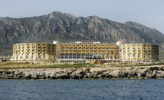 Mercure Otel Merit Grubu'na geti