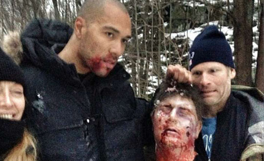 Kafa avcs John Carew