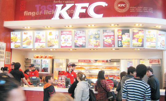 Pizza Hut ve KFC anavatanna dnd 