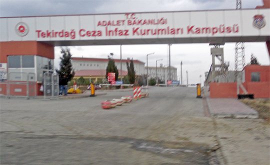 Tekirda Adliyesi'nde 'tahliye' mesaisi