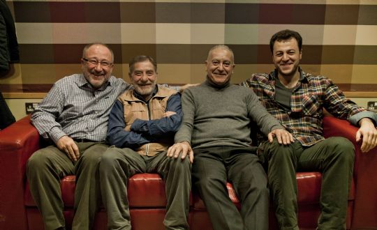 'Umut zmleri'  ciddi bir komedi geliyor