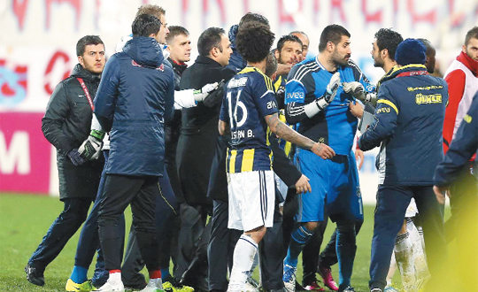 F.Baheli Trabzonlu futbolcular arasnda kavga