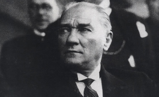 Yazar Kinzer Atatrk' anlatacak