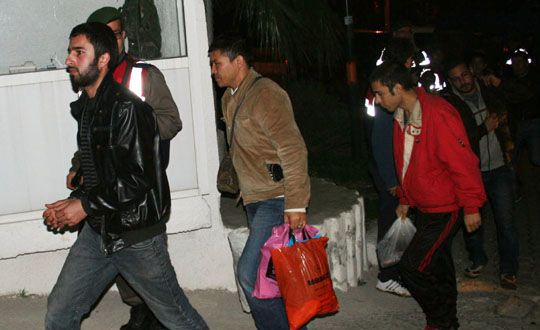 18 mlteciyi Kos diye Data'ya braktlar