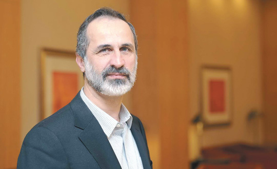 Muaz el-Hatip: Mcadelemiz zgr ve oulcu Suriye iin