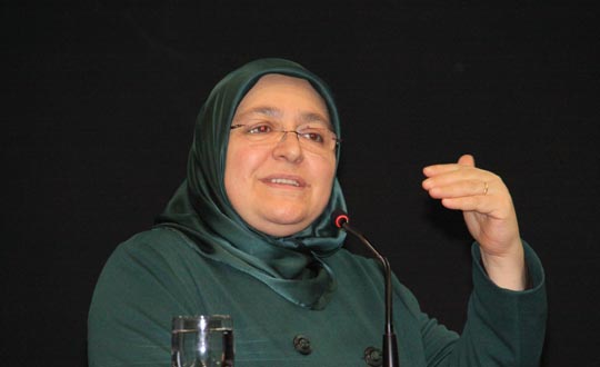'' Erkekleri yetitiren kadnlar eitmeliyiz''