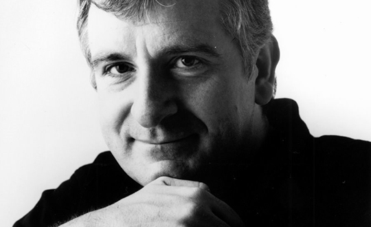 Douglas Adams kimdir?