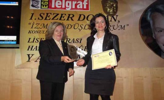 İzmir basınının duayen ismi  Sezer Doğan anıldı
