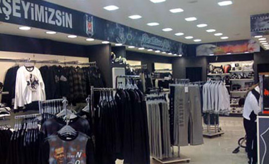 Be�ikta�, Ba�dat Caddesi'nde ma�aza a��yor