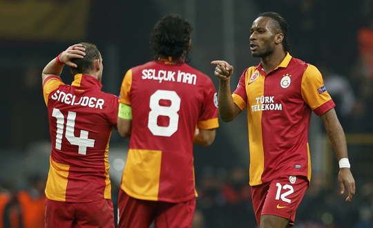 Galatasaray'da frikikleri kim atacak?