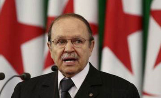 Cezayir lideri ksmi fel geirdi