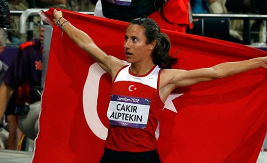 Milli atletler Nevin ve Asl'da doping oku