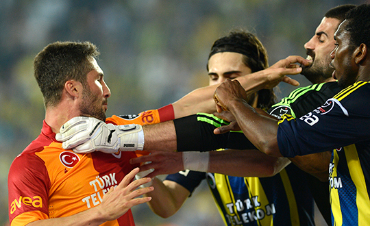 Volkan Demirel'den Sabri Sarolu'na sert cevap
