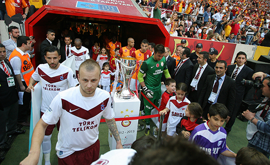 TT Arena'da seremoni skandal