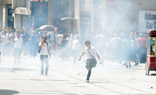 Taksim'de gzaltlar balad