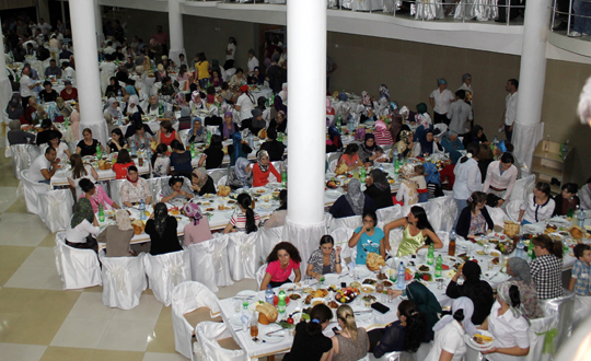 negl Belediyesi Batumda bin kiilik iftar verdi