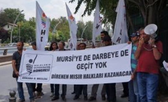 Almanya'da Suriye elilii nnde protesto
