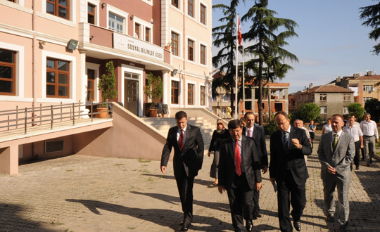 Sosyal Bilimler Lisesi tanmyor, yatl erkek renciler gidiyor...