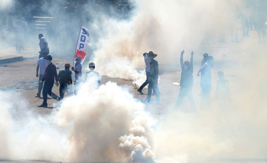 Alevi dernekleri: Protestoyu baz partiler tertipledi