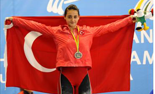 Yasemin 1 kilogramla ampiyonluu kard