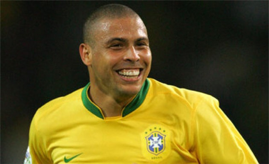 Brezilyal Ronaldo favorisini aklad